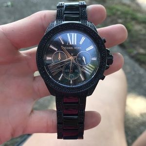 Men’s watch I won’t be wearing it. Bought it tomorrow an ex